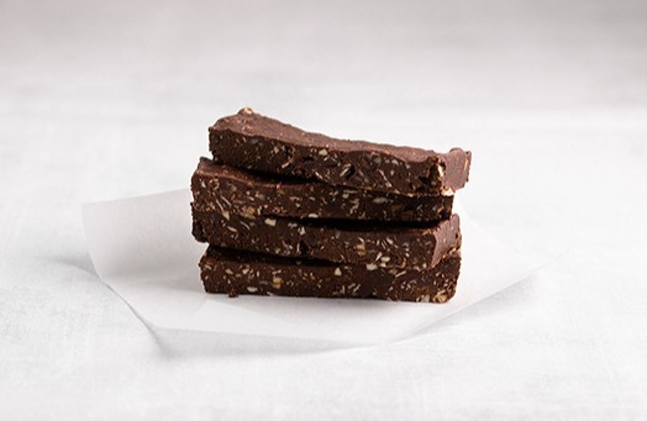 4 DARK CHOCOLATE ALMOND PROTEIN BARS