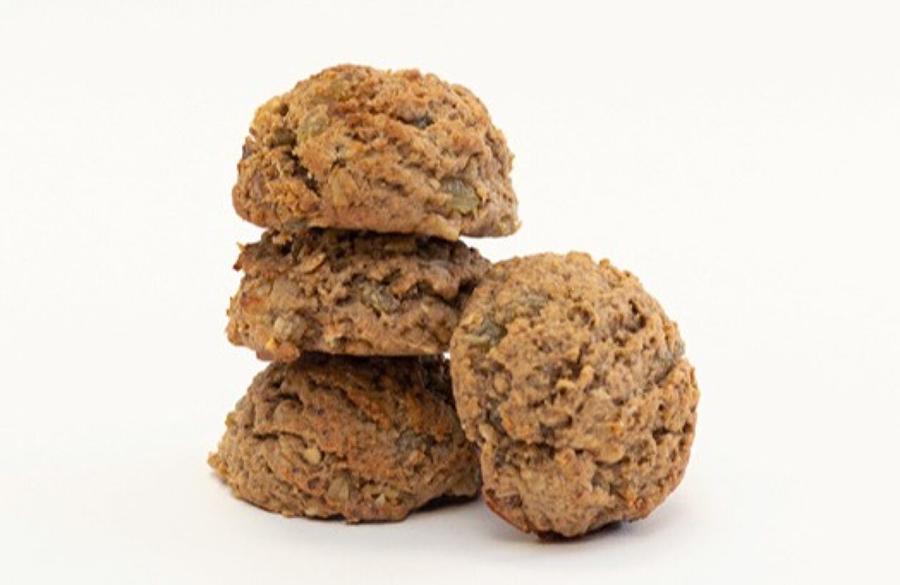 4 OATMEAL RAISIN WALNUT PROTEIN COOKIES