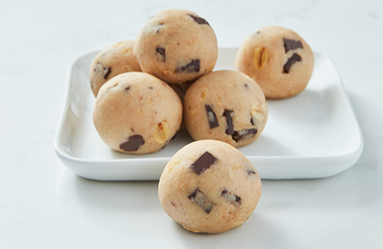 6 COOKIE DOUGH ENERGY BALLS