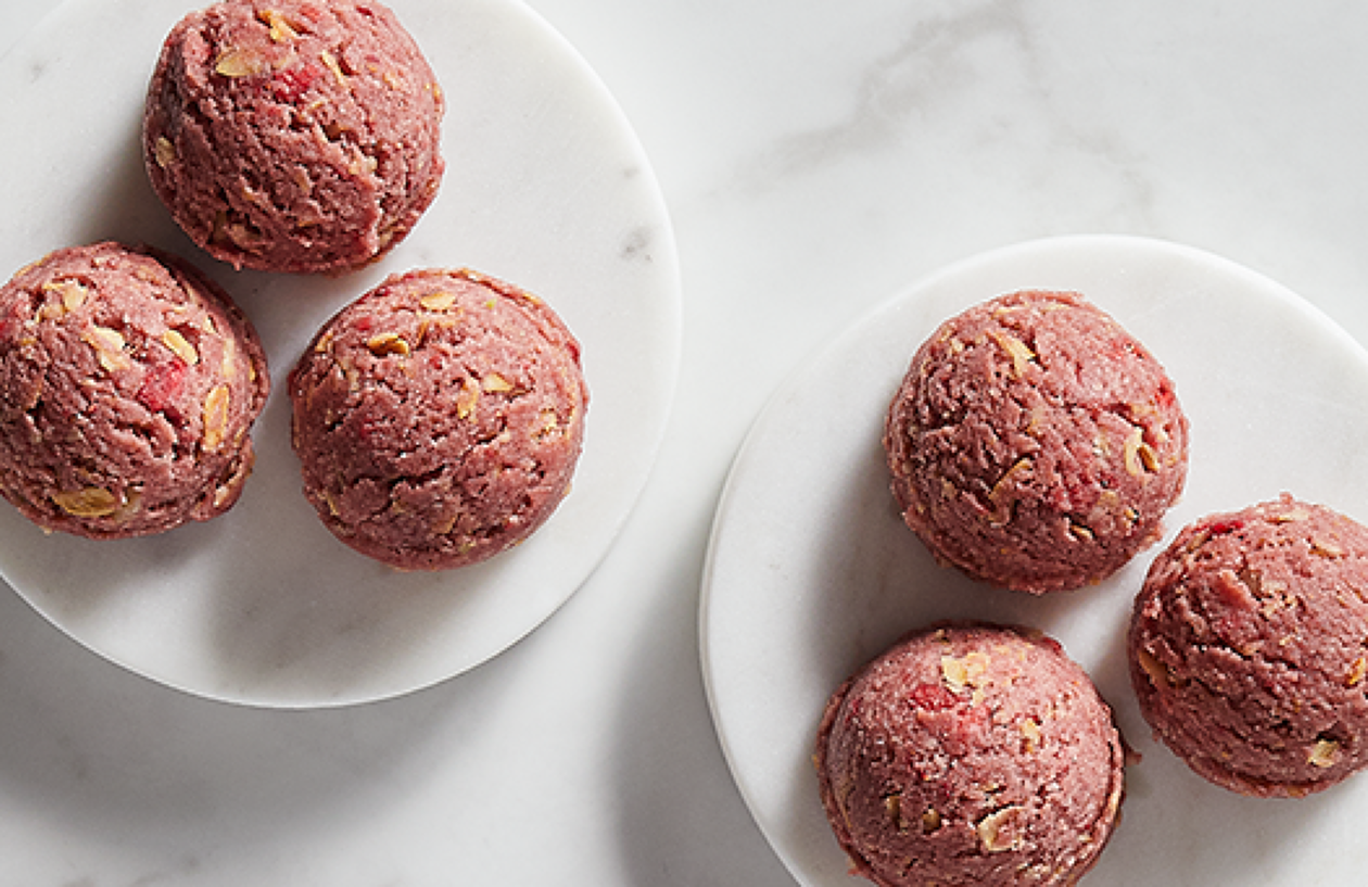 6 PINK LEMONADE ENERGY BALLS