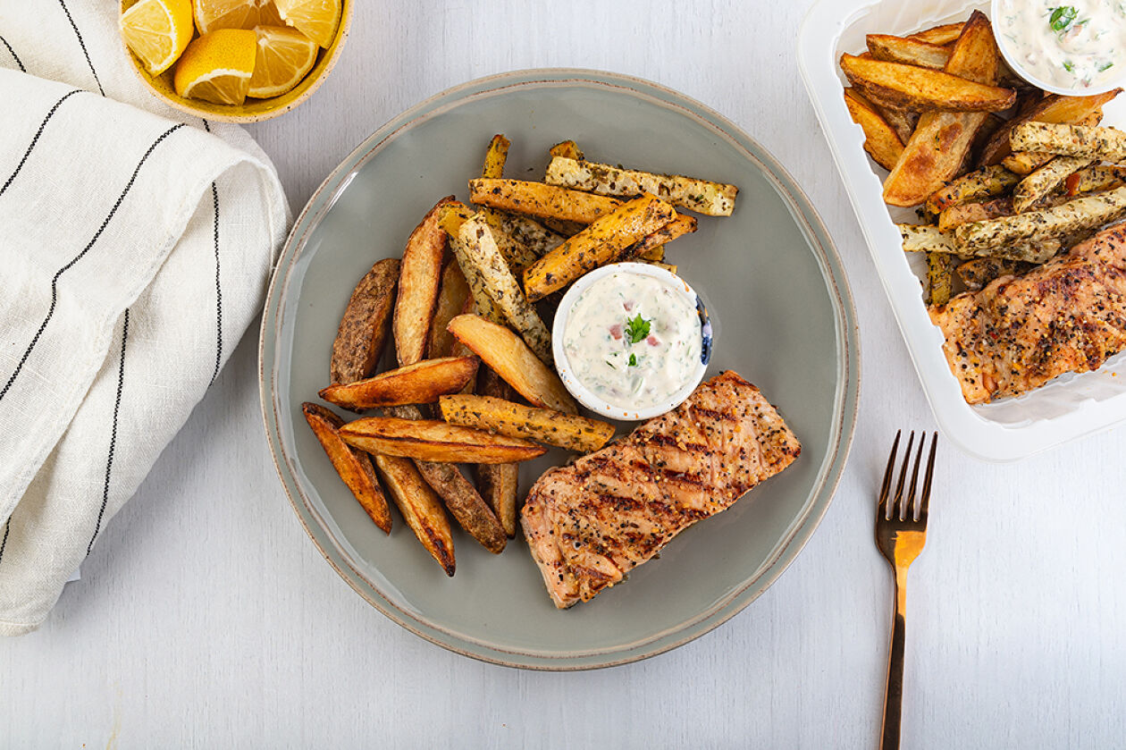 MONTRÉAL STEAK SPICED GRILLED SALMON, BÉARNAISE-STYLE MAYO