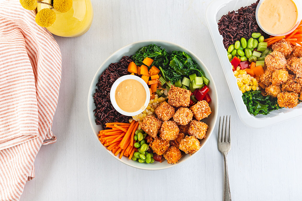 TROPICAL TOFU BOWL WITH SPICY MANGO AND CHIPOTLE SAUCE